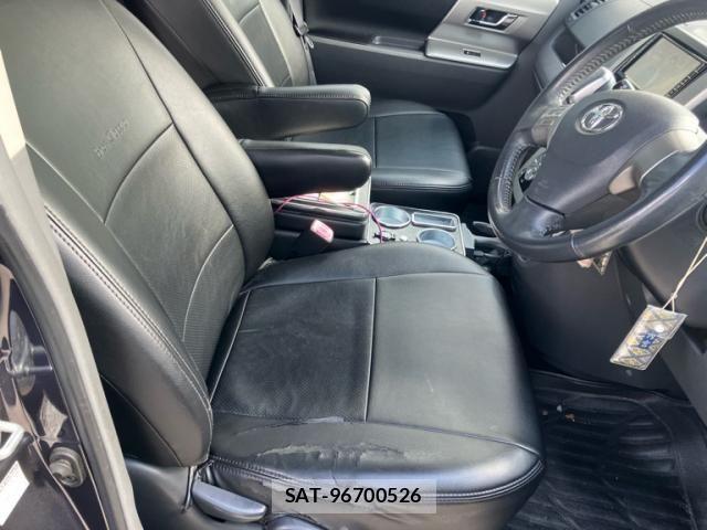 Toyota VOXY 2009-09 7621251-15