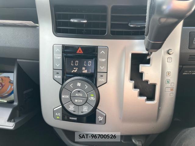 Toyota VOXY 2009-09 7621251-26