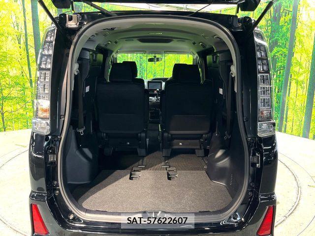 Toyota VOXY 2015-10 7621209-10
