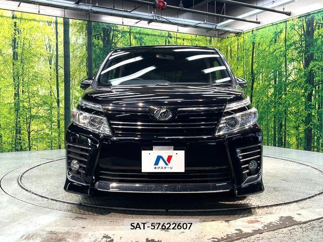 Toyota VOXY 2015-10 7621209-14