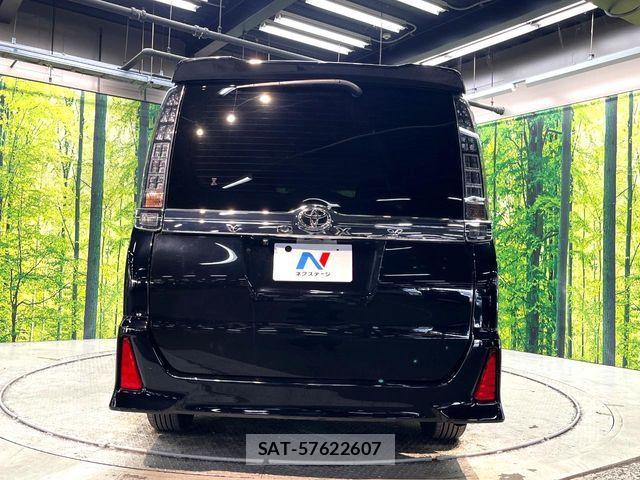 Toyota VOXY 2015-10 7621209-15