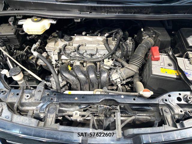 Toyota VOXY 2015-10 7621209-18