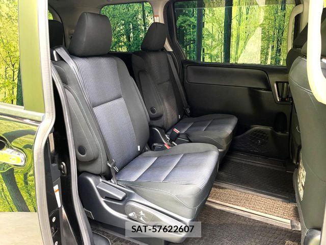 Toyota VOXY 2015-10 7621209-8