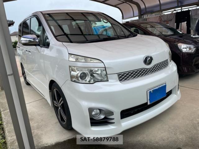 Toyota VOXY 2011-10 7621242-0