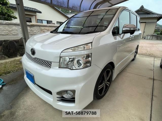 Toyota VOXY 2011-10 7621242-1