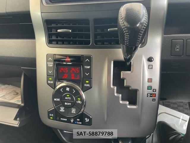Toyota VOXY 2011-10 7621242-21