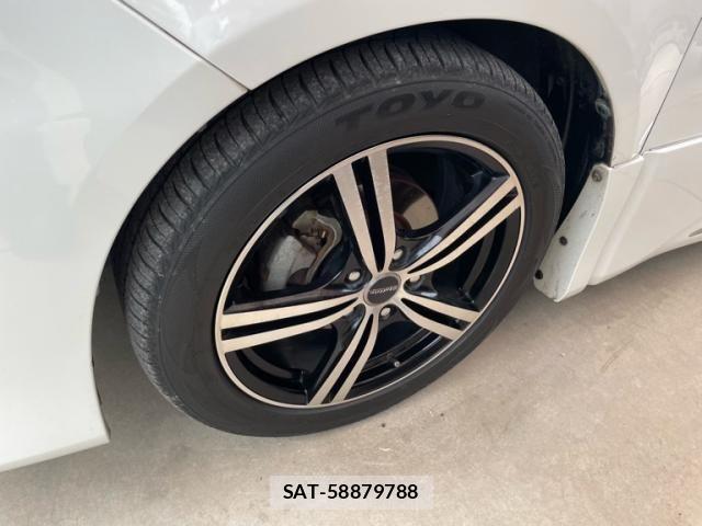 Toyota VOXY 2011-10 7621242-5