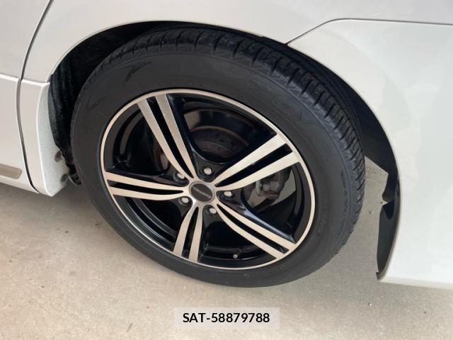 Toyota VOXY 2011-10 7621242-6