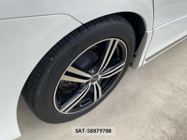 Toyota VOXY 2011-10 7621242-7