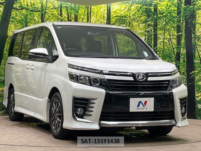 Toyota VOXY 2015-01 7621232-16