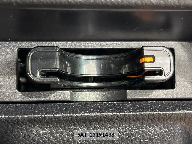 Toyota VOXY 2015-01 7621232-6