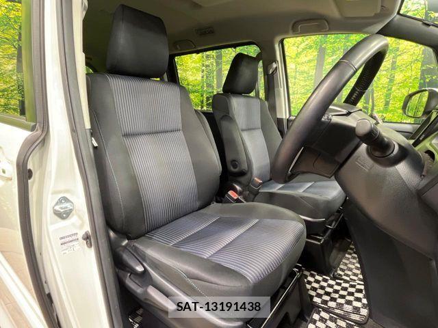 Toyota VOXY 2015-01 7621232-7