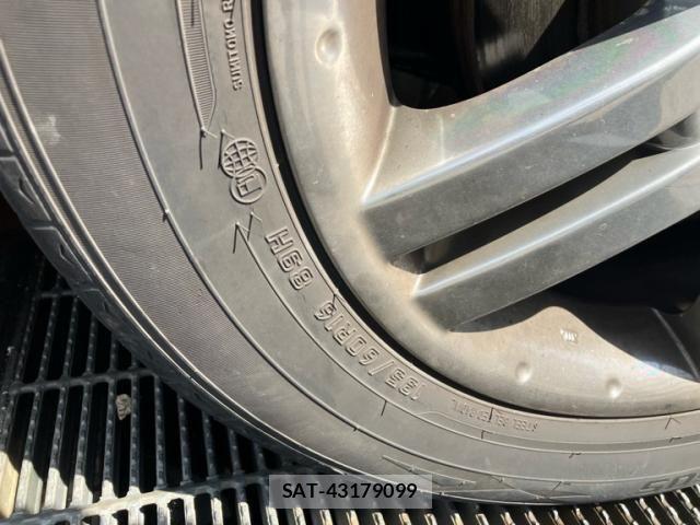 Toyota VOXY 2012-06 7621243-9