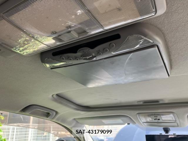 Toyota VOXY 2012-06 7621243-12