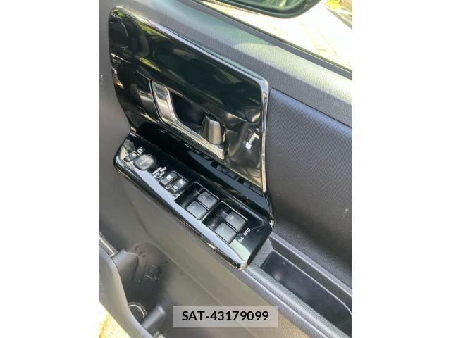 Toyota VOXY 2012-06 7621243-15