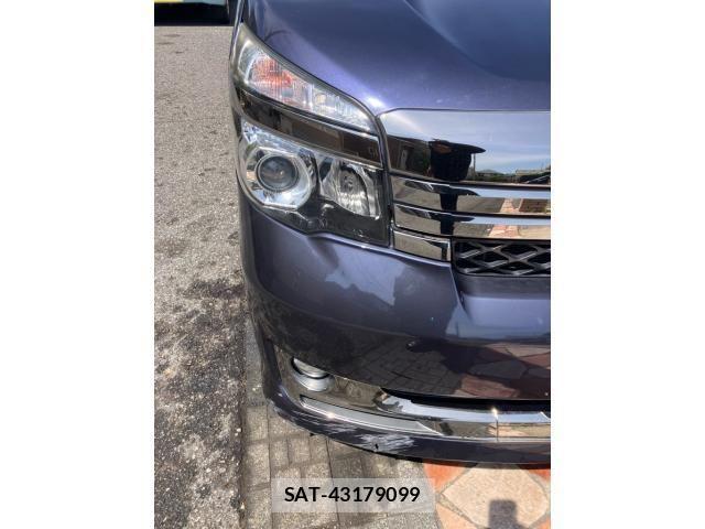 Toyota VOXY 2012-06 7621243-4