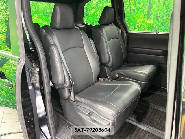 Toyota VOXY 2024-03 7621178-10
