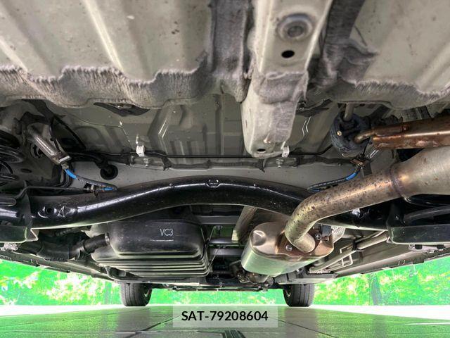 Toyota VOXY 2024-03 7621178-19