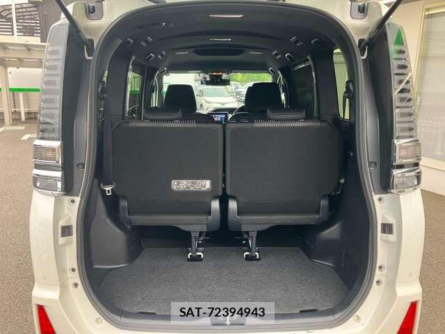 Toyota VOXY 2019-03 7621193-10