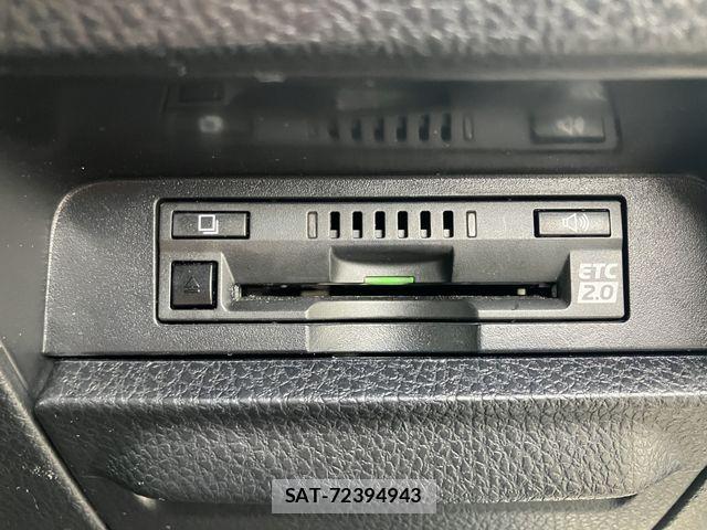 Toyota VOXY 2019-03 7621193-18