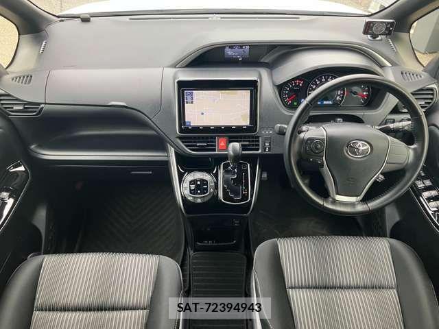 Toyota VOXY 2019-03 7621193-1