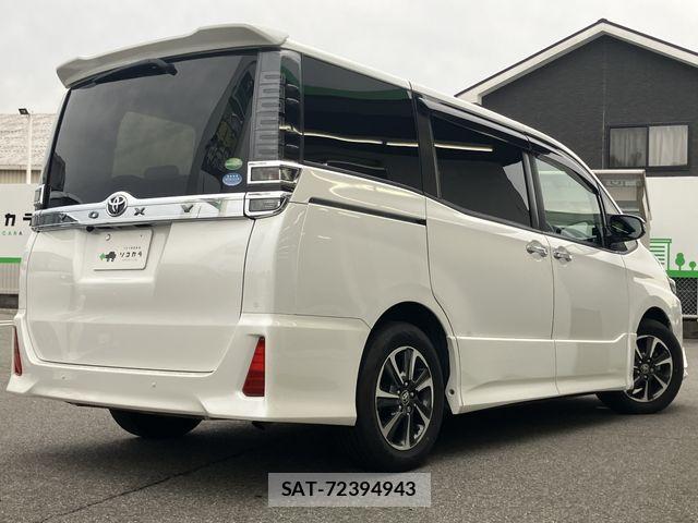 Toyota VOXY 2019-03 7621193-24