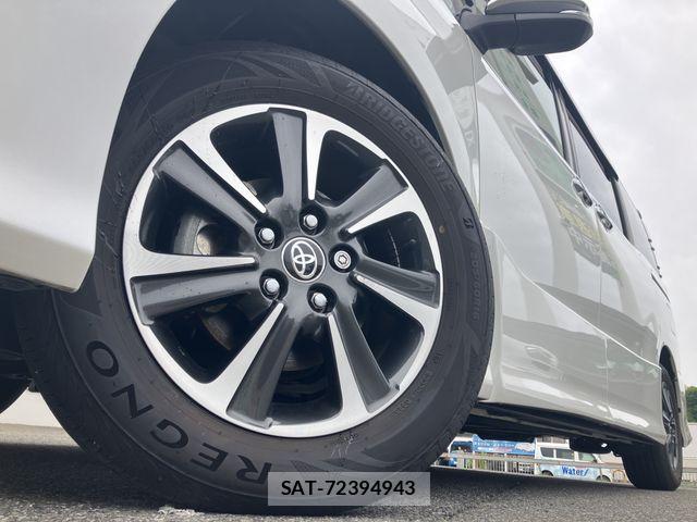 Toyota VOXY 2019-03 7621193-28