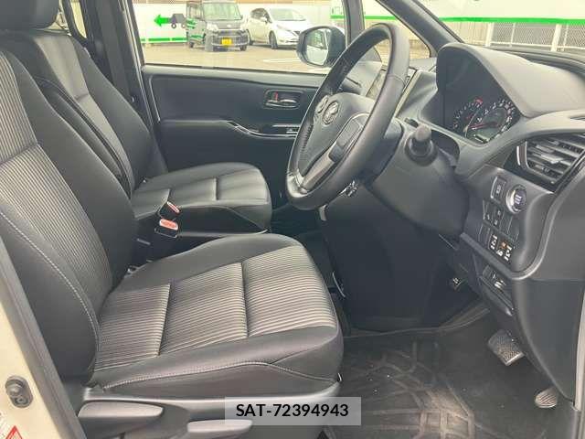 Toyota VOXY 2019-03 7621193-6