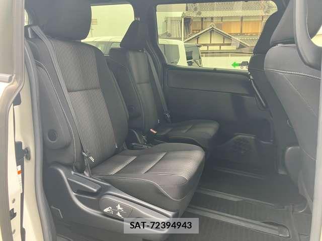 Toyota VOXY 2019-03 7621193-7