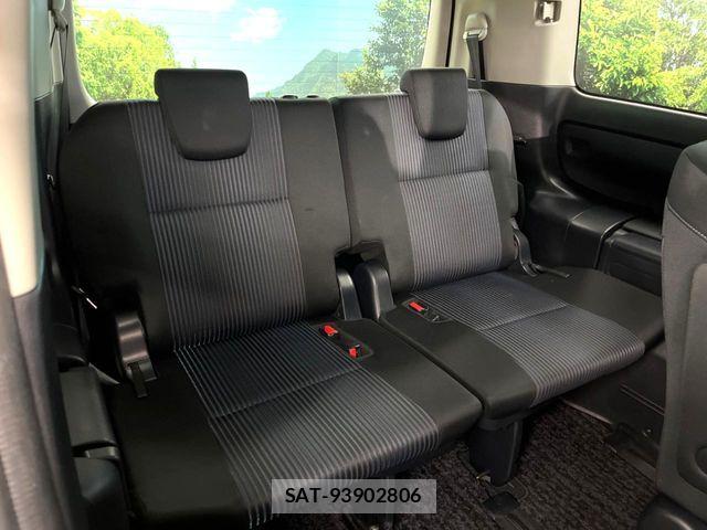 Toyota VOXY 2017-03 7621206-9