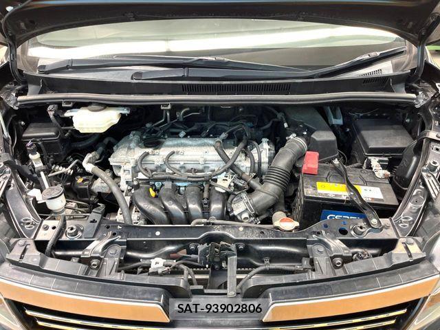 Toyota VOXY 2017-03 7621206-17