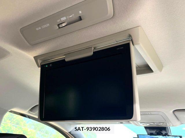 Toyota VOXY 2017-03 7621206-4