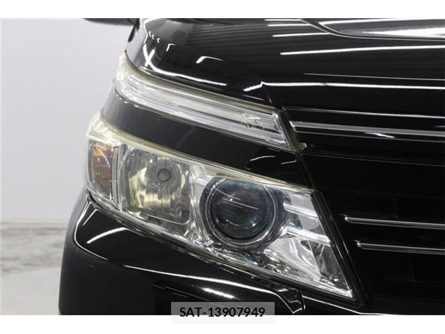 Toyota VOXY 2015-03 7621233-12