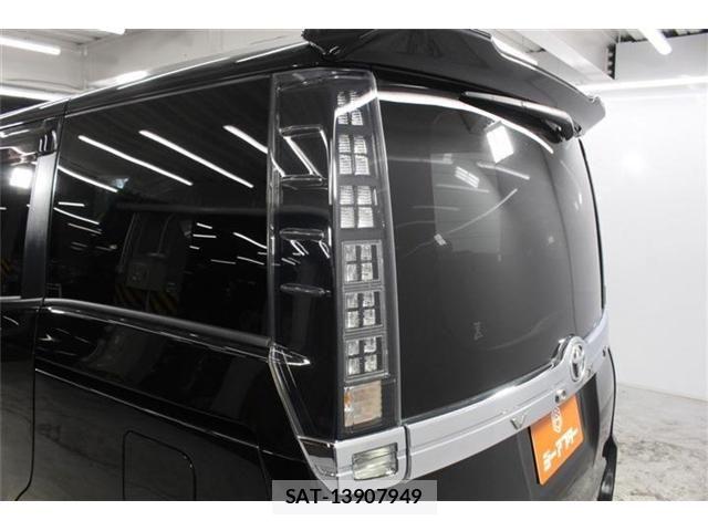Toyota VOXY 2015-03 7621233-18