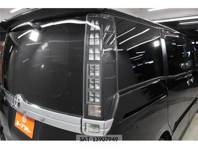 Toyota VOXY 2015-03 7621233-19