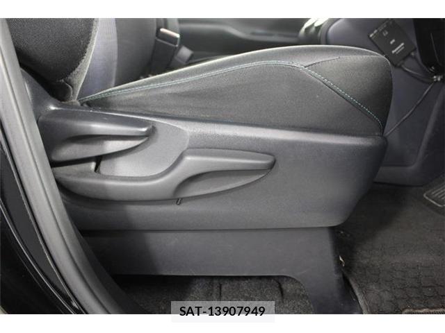 Toyota VOXY 2015-03 7621233-28