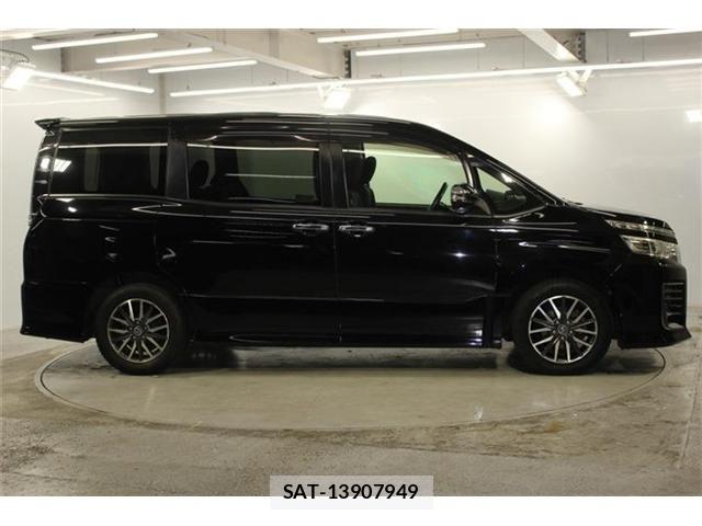 Toyota VOXY 2015-03 7621233-4