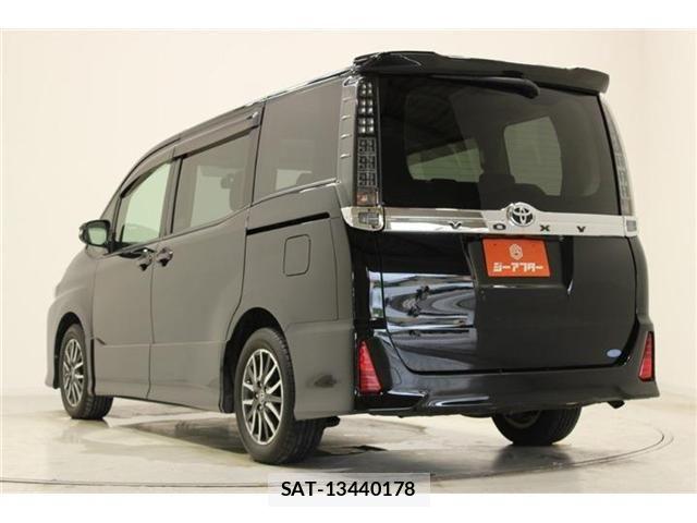 Toyota VOXY 2015-12 7621230-9