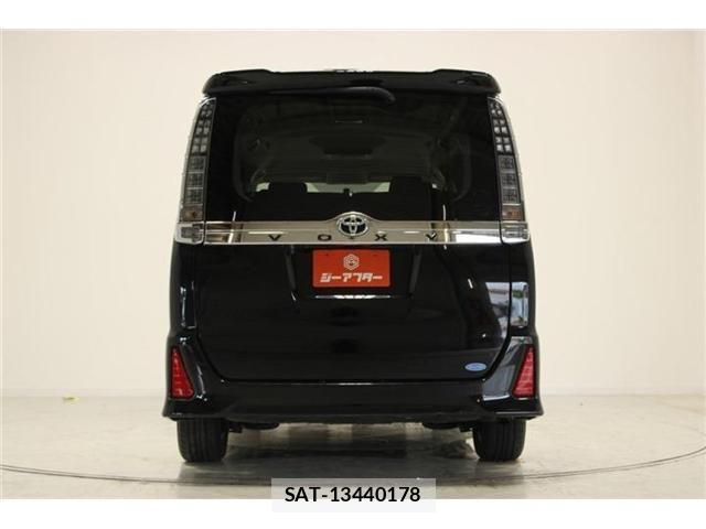 Toyota VOXY 2015-12 7621230-10