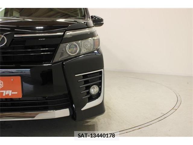 Toyota VOXY 2015-12 7621230-13