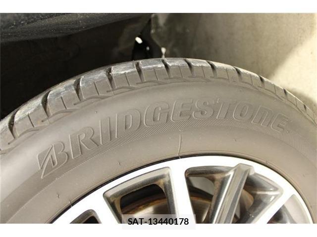 Toyota VOXY 2015-12 7621230-25