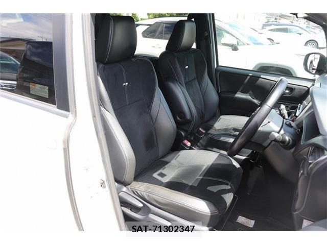 Toyota VOXY 2016-08 7621227-15