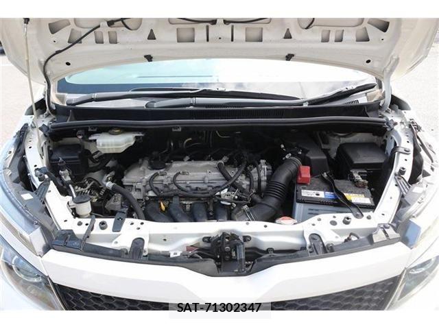 Toyota VOXY 2016-08 7621227-20