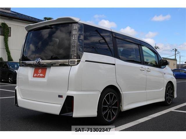 Toyota VOXY 2016-08 7621227-22