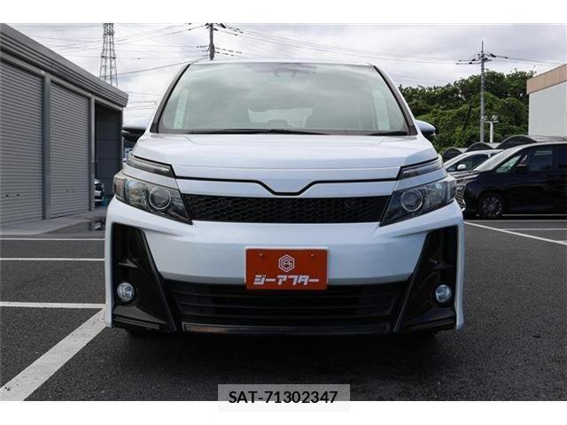 Toyota VOXY 2016-08 7621227-7