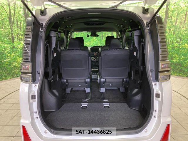 Toyota VOXY 2017-10 7621198-10