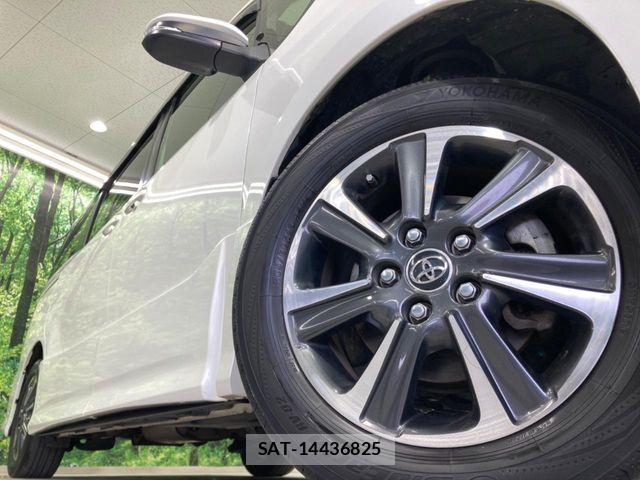 Toyota VOXY 2017-10 7621198-12