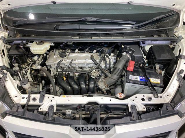 Toyota VOXY 2017-10 7621198-17