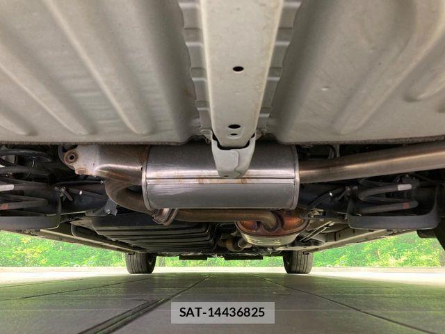 Toyota VOXY 2017-10 7621198-18