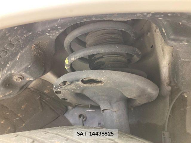 Toyota VOXY 2017-10 7621198-19